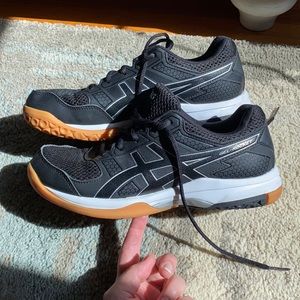 Women’s Volleyball shoes, Barely Used!